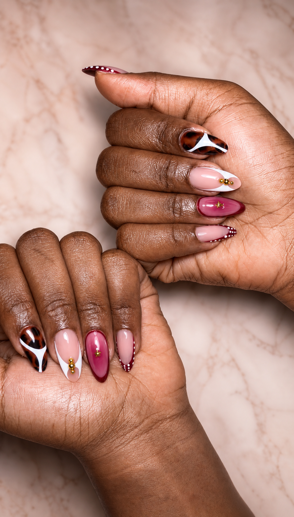 Pose Armande Nails bordeaux et rose avec détails graphiques